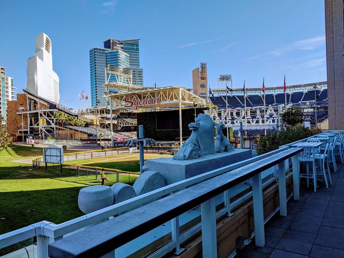 Fairweather Rooftop Bar, Bar in San Diego
