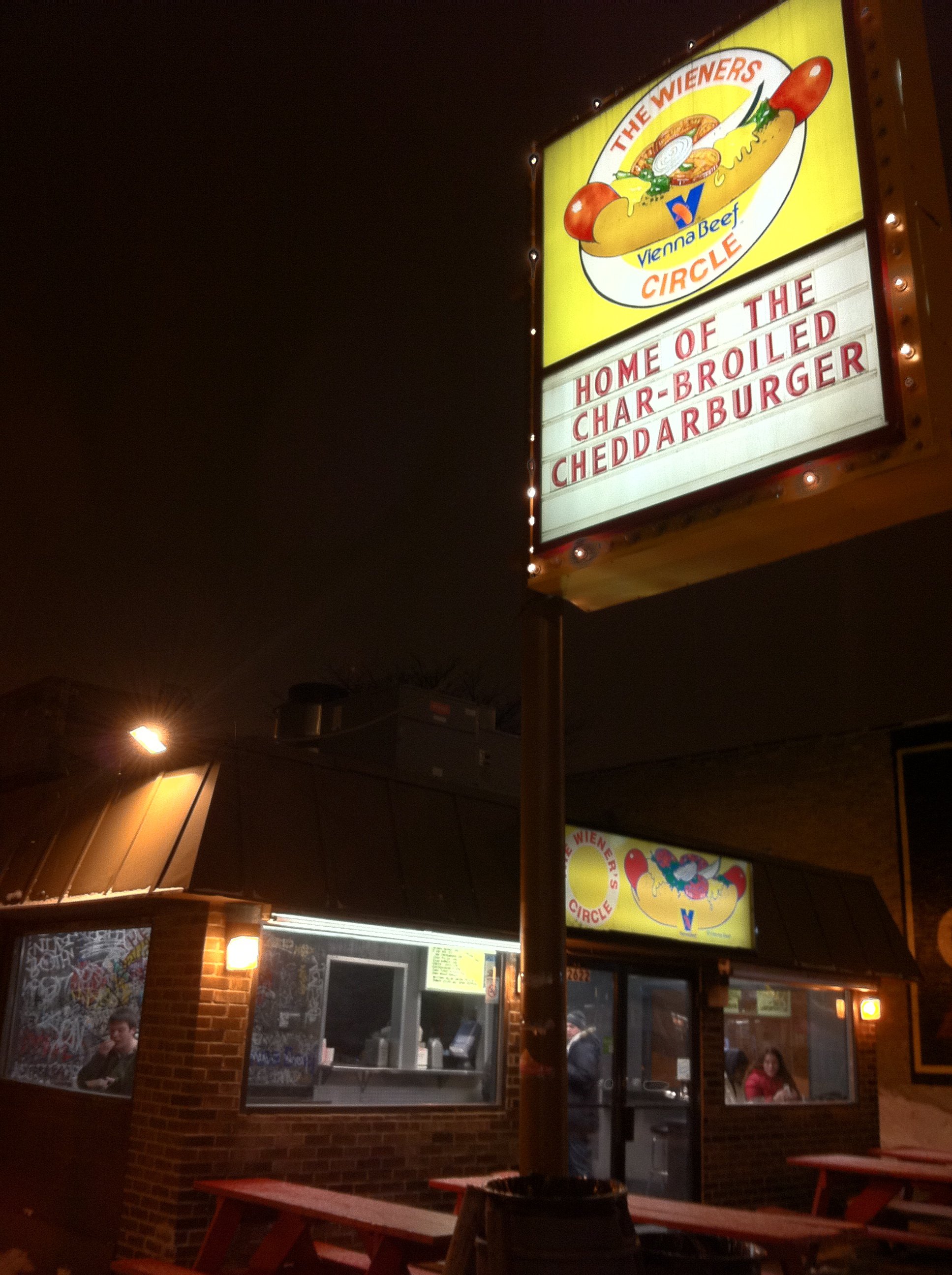 The Wiener's Circle, Bar in Chicago