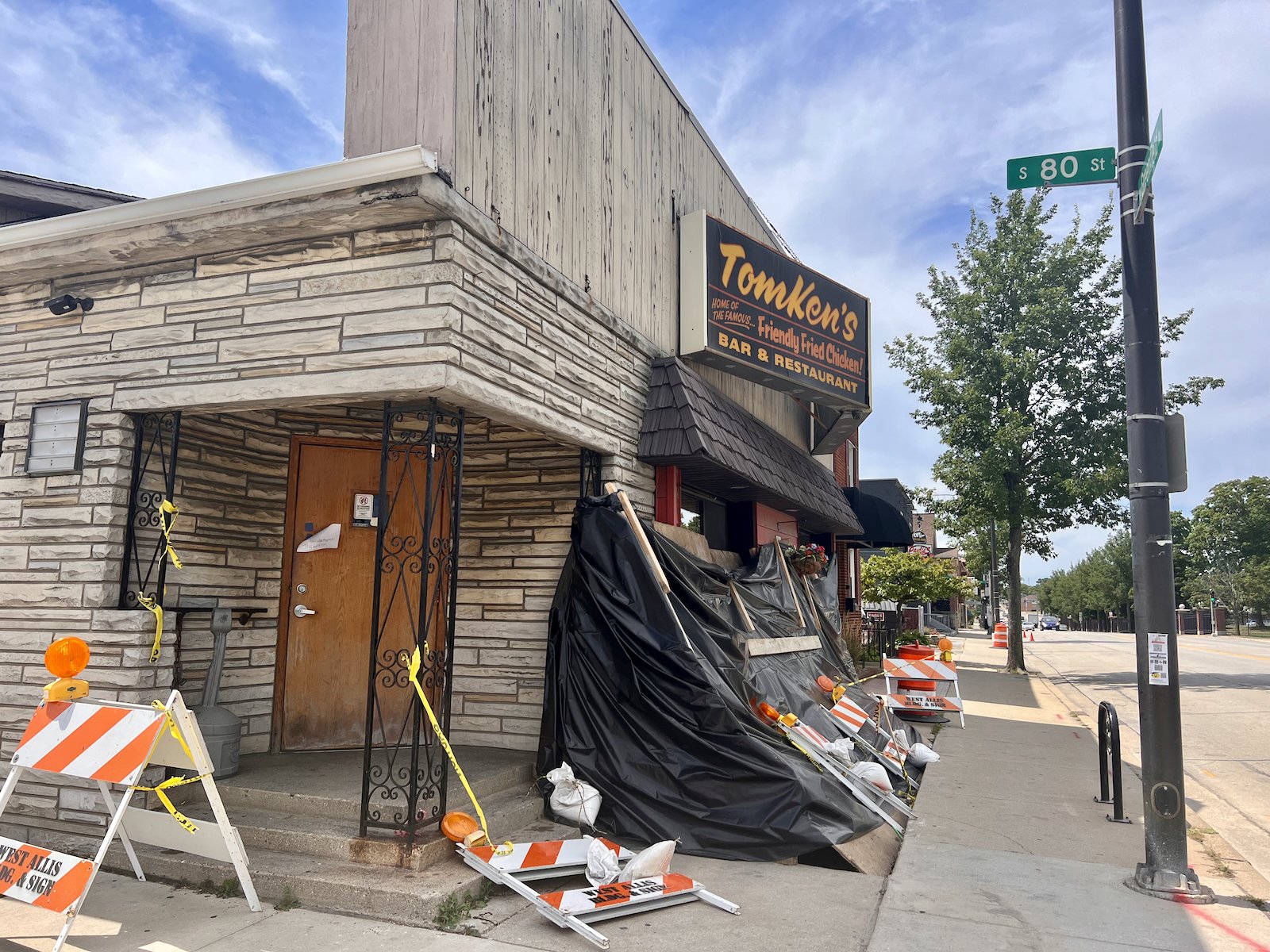 TomKen's Bar & Grill bar in West Allis, United States