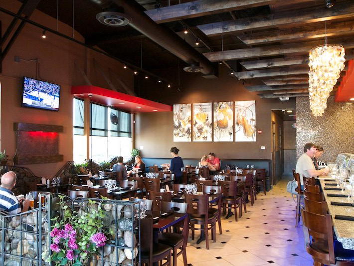 Tang's Sushi, Roseville, United States