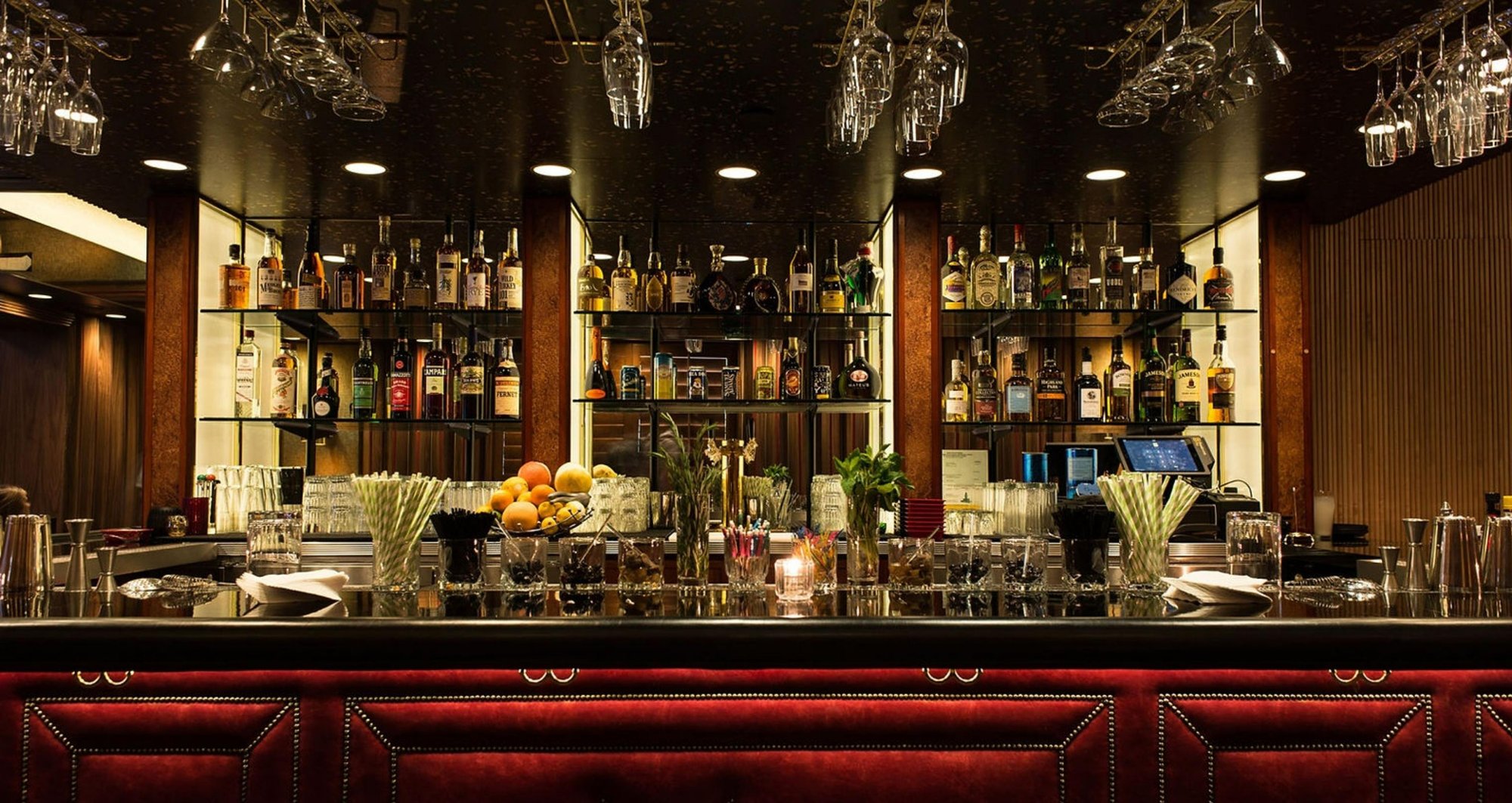 Lily’s Bar bar in Los Angeles