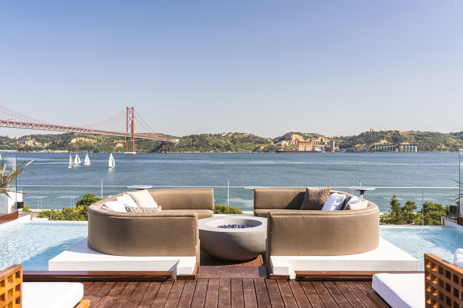Icon Rooftop Bar, Bar in Lisbon