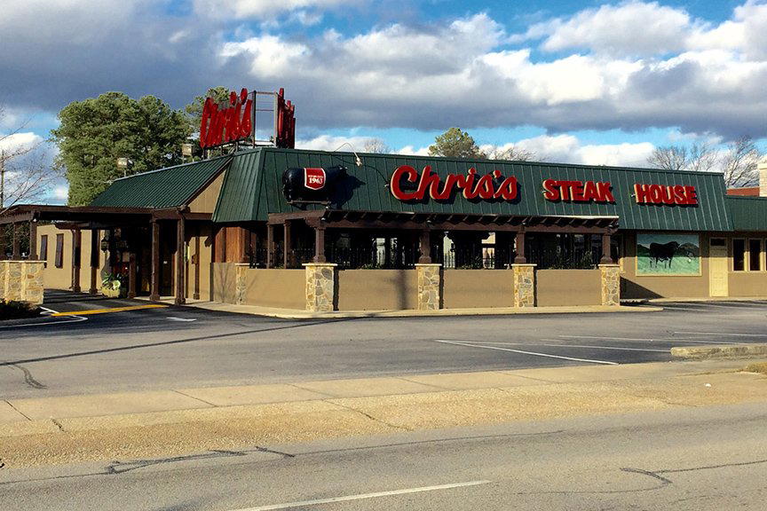 Chris's Steak & Seafood House bar in Fayetteville, United States