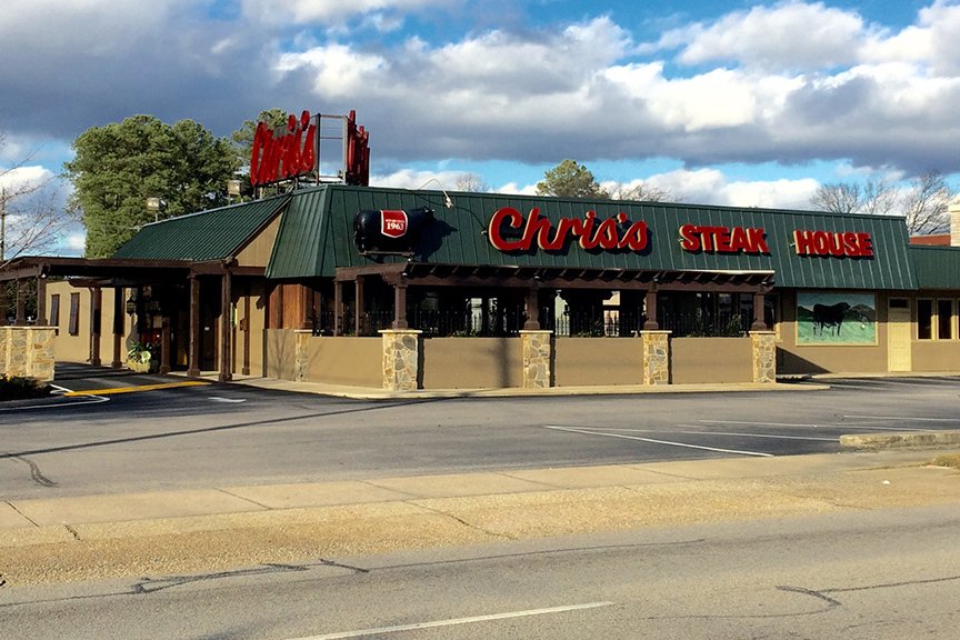 Chris's Steak & Seafood House bar in Fayetteville, United States