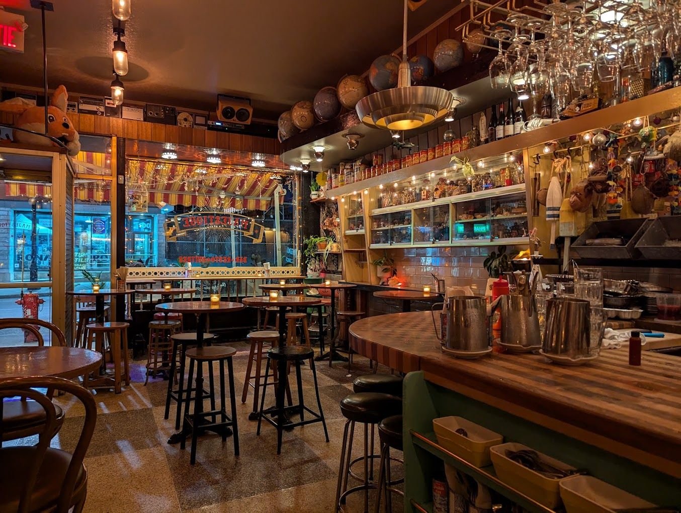 Le Majestique Montréal, Bar in Montréal