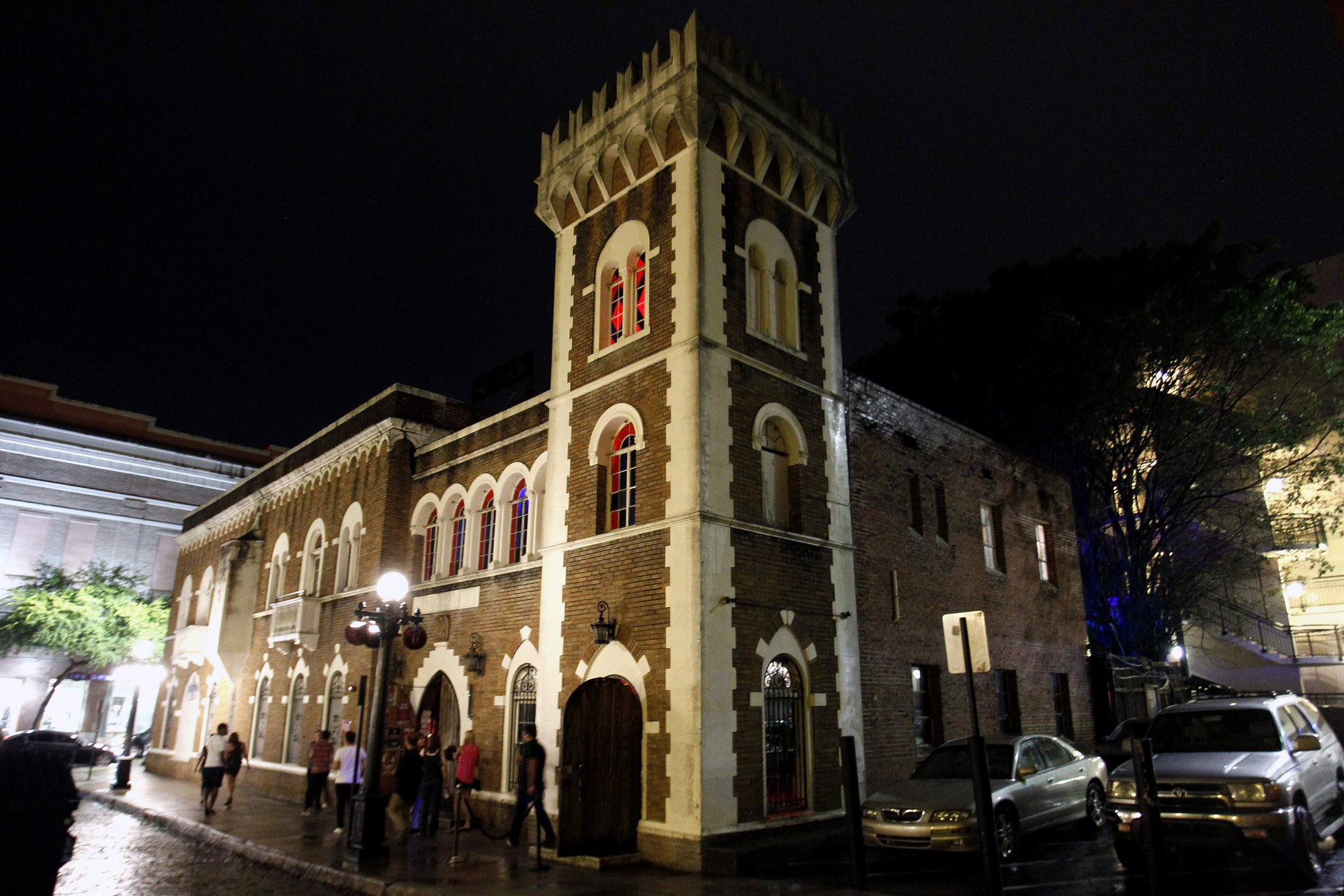 The Castle, Bar in Tampa