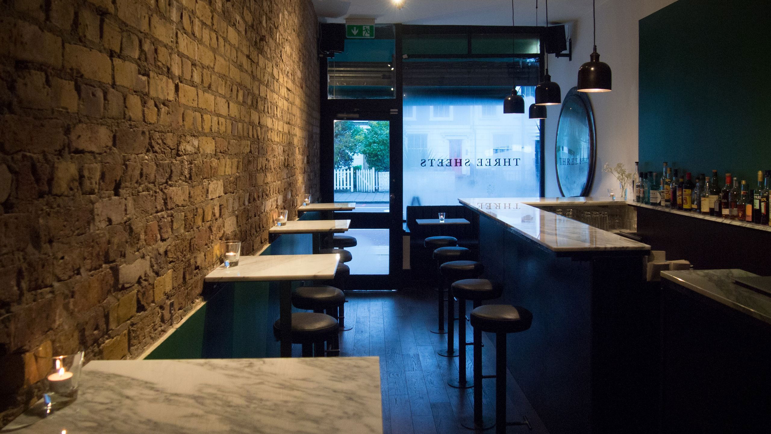Three Sheets, Bar in London