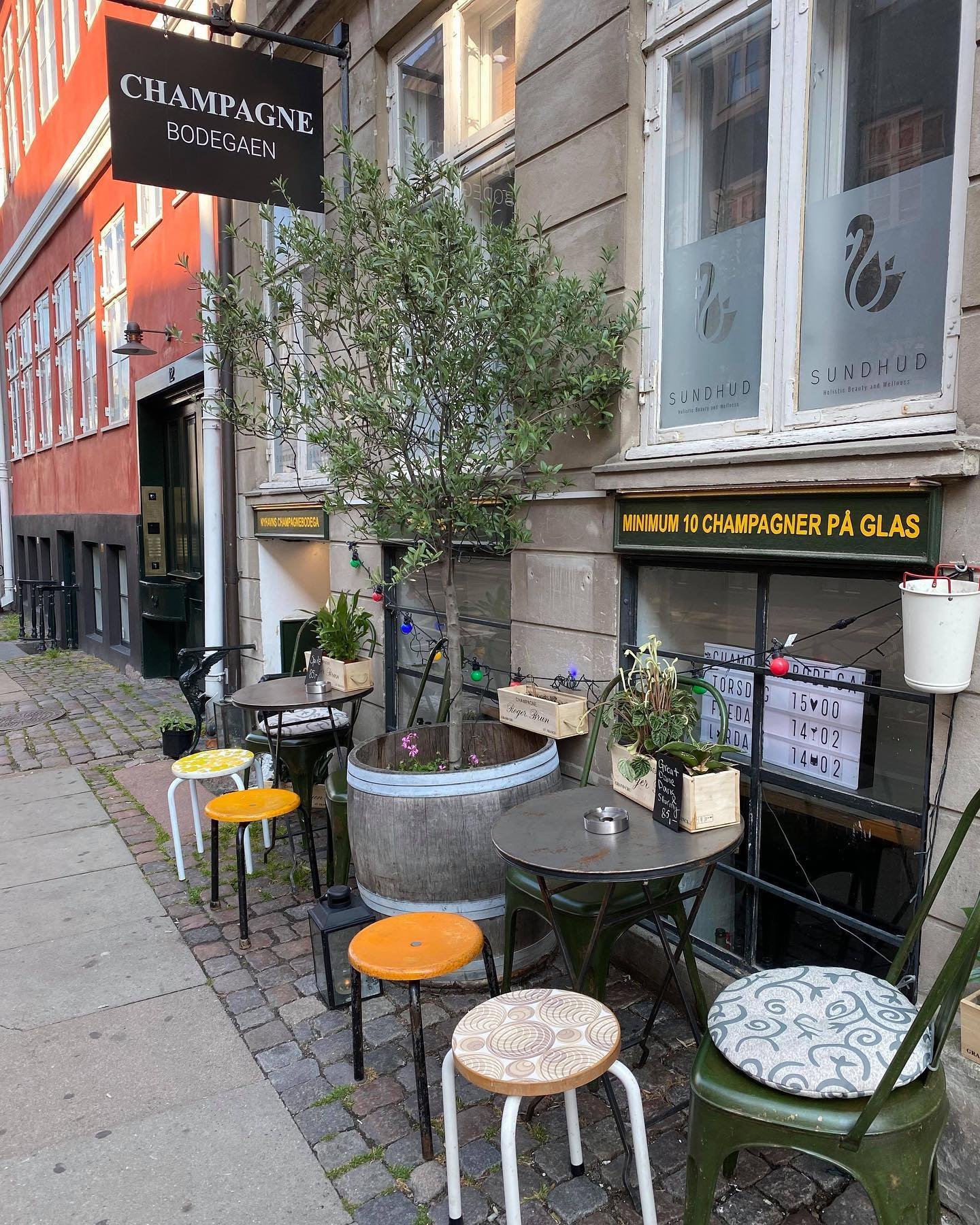 Nyhavns Champagnebodega, Bar in Copenhagen