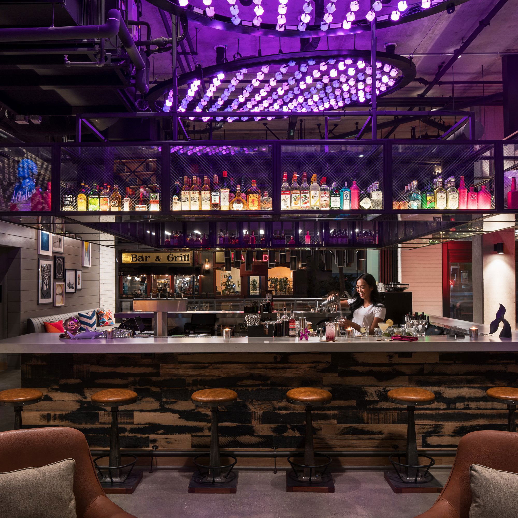 Bar Moxy, Bar in San Diego