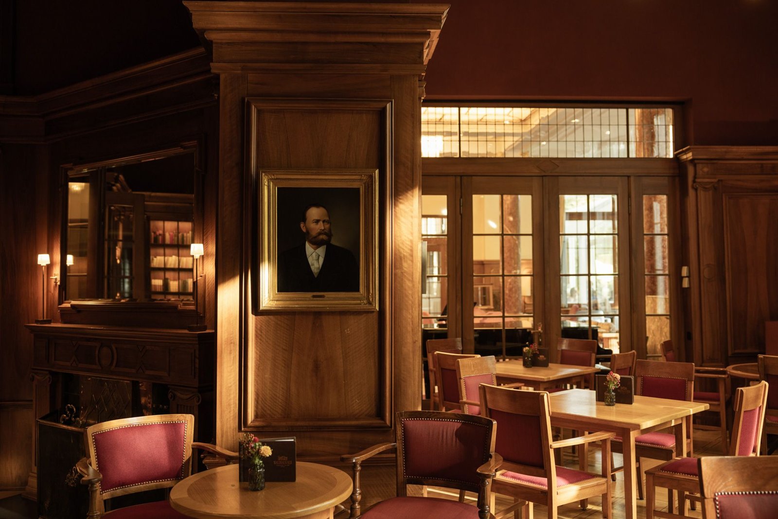 Smokers' lounge