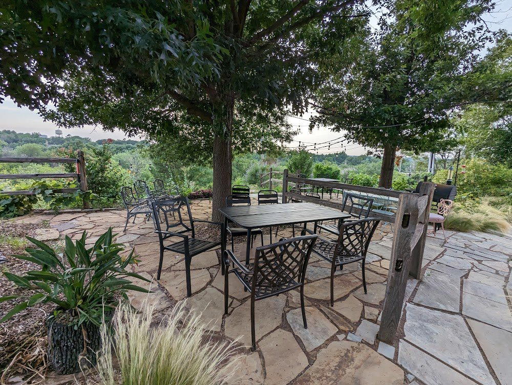 Fox Hill Restaurant & Gardens bar in Wichita Falls, United States
