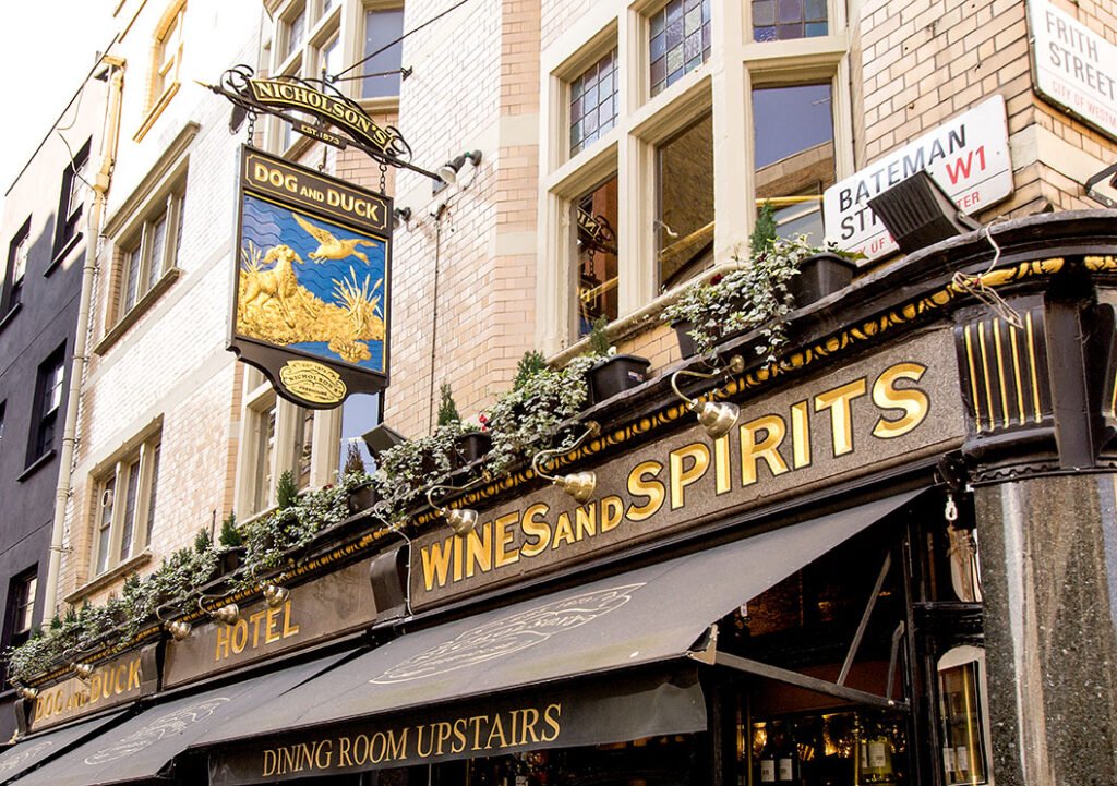 The Dog And Duck, Bar in London
