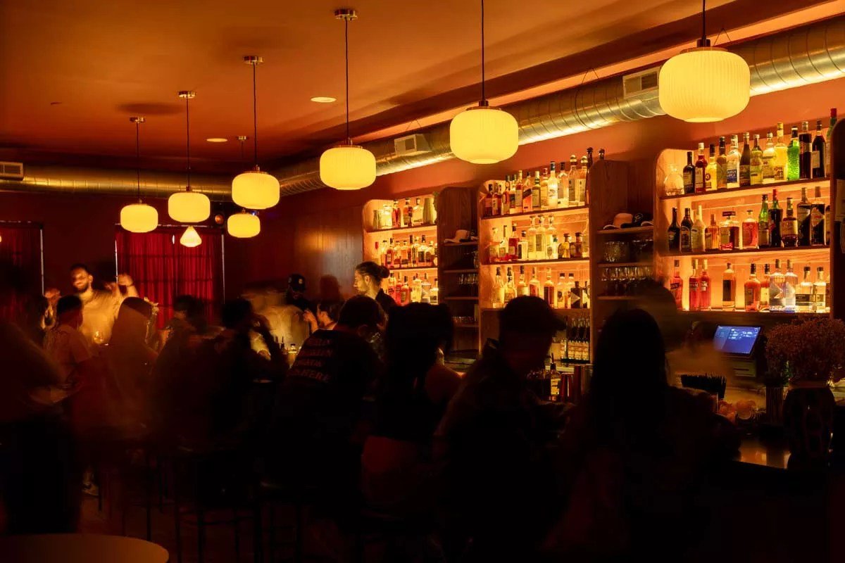 Pocket Change, Bar in Detroit