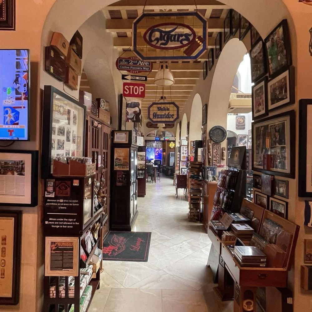 Nico's Cigar Bar bar in San Juan