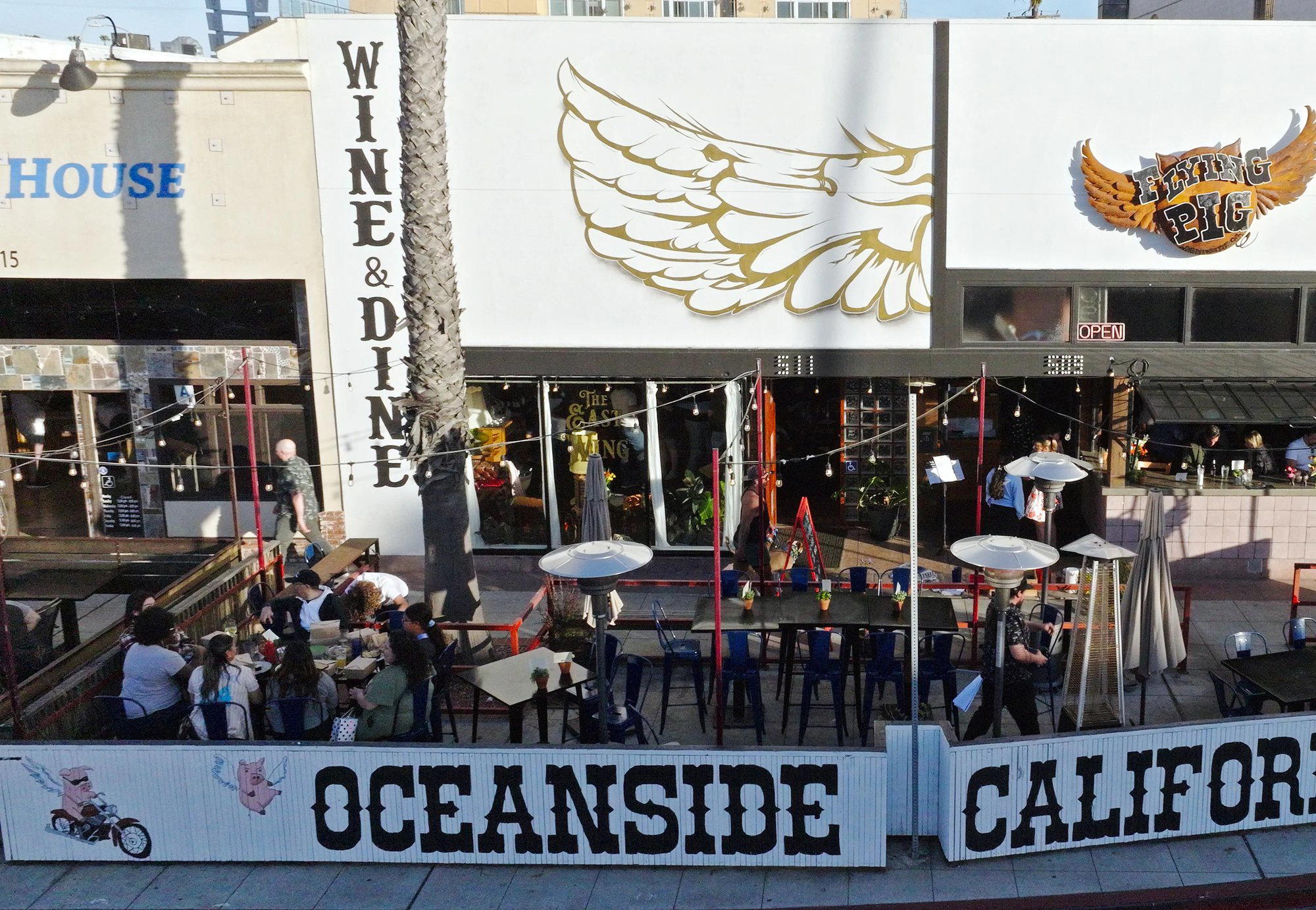 Flying Pig Pub & Kitchen bar in Oceanside, United States