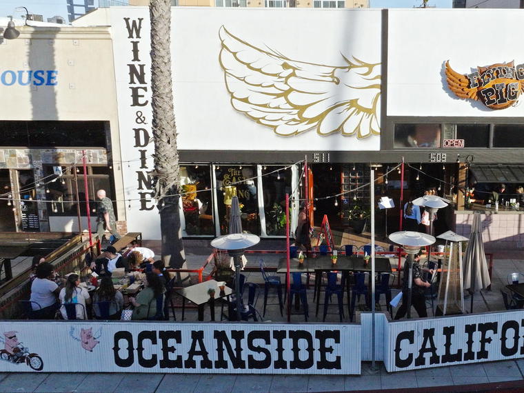 Flying Pig Pub & Kitchen, Oceanside, United States