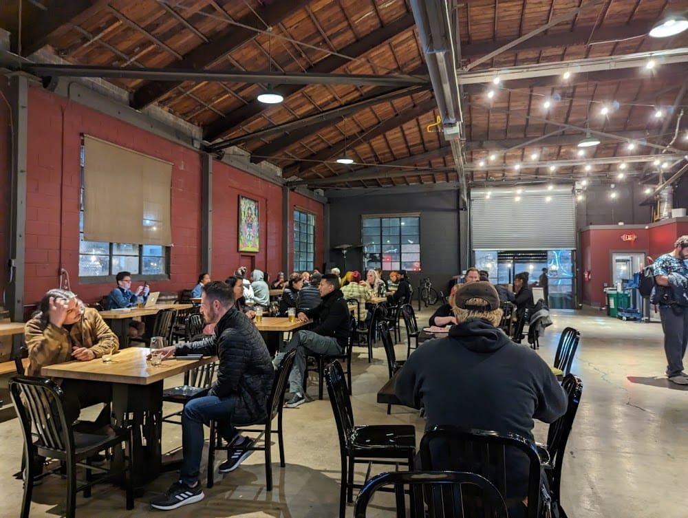 Ghost Town Brewing - West Oakland Brewery & Taproom, Oakland, United States