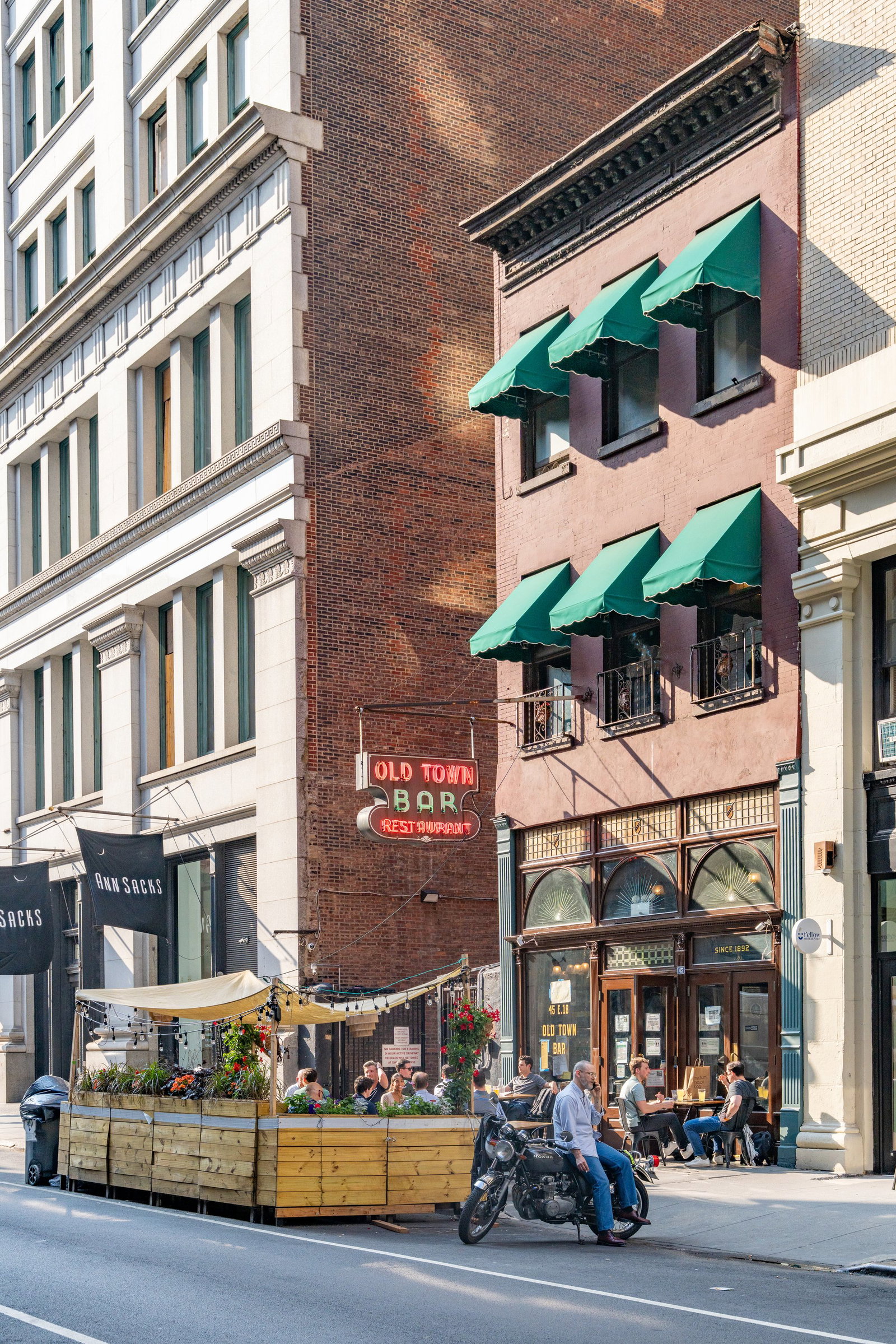 Old Town Bar, New York City, United States