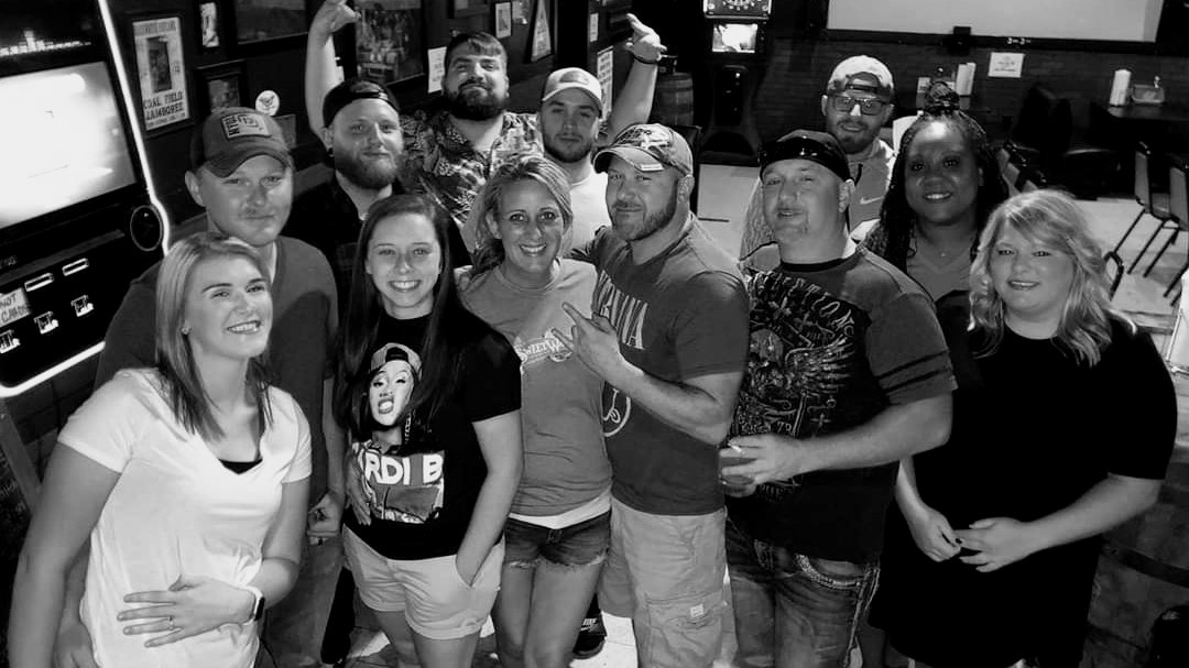 Keith's Bar & Grille bar in Man