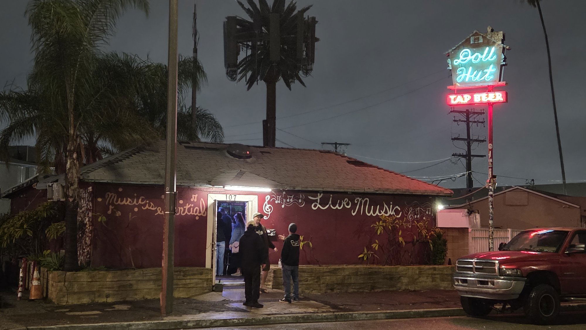 Doll Hut, Bar in Anaheim