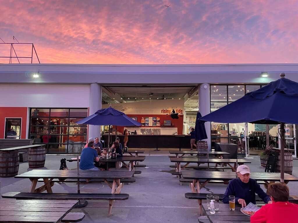 Rising Tide Brewing Company bar in Portland, United States