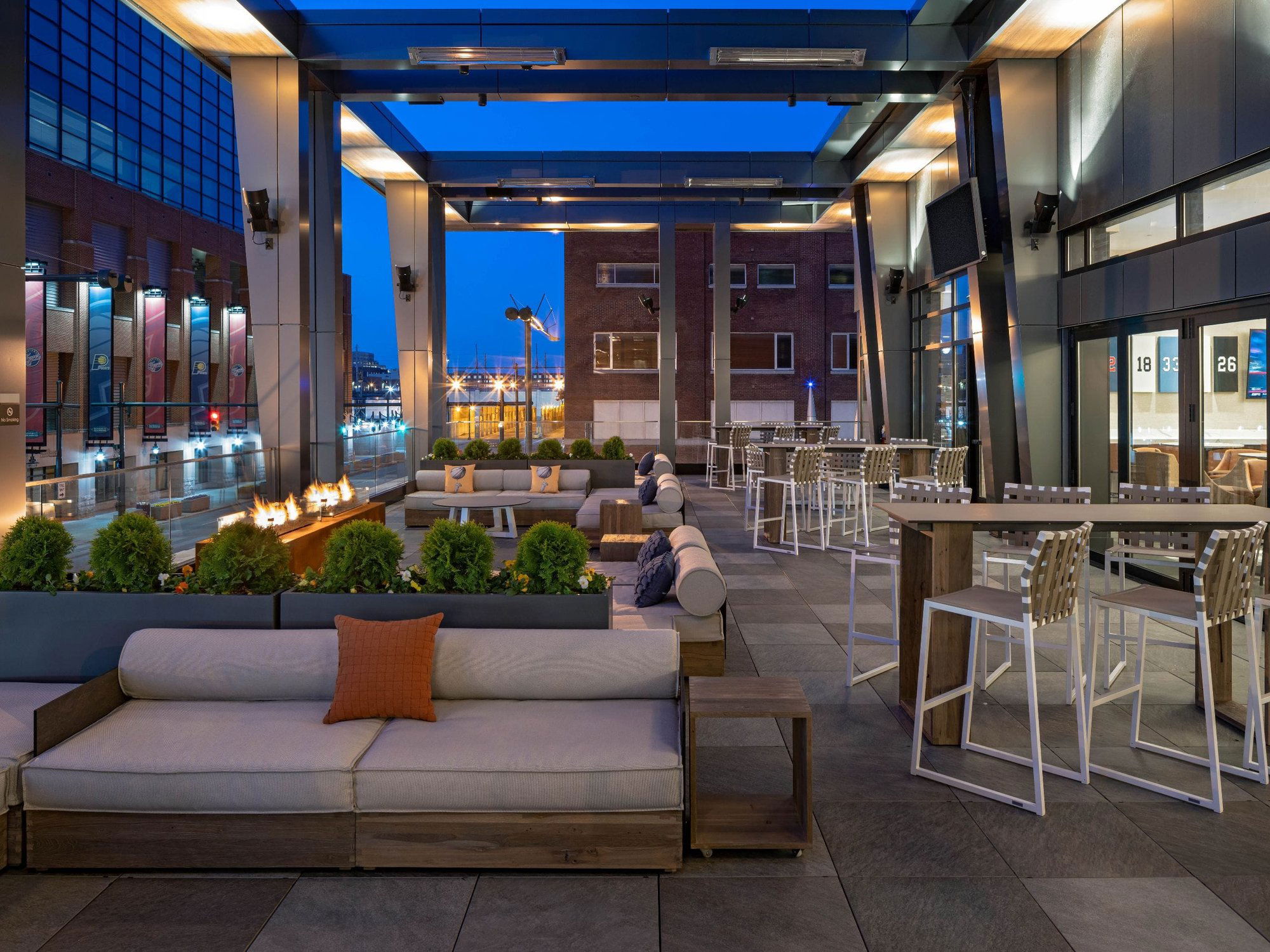 Pivot Bar and Balcony, Bar in Indianapolis
