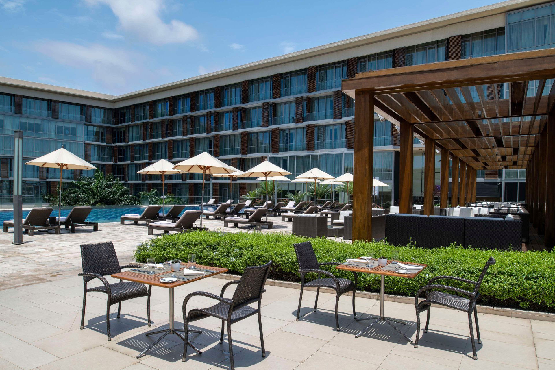 Papillon Pool Lounge, Bar in Accra