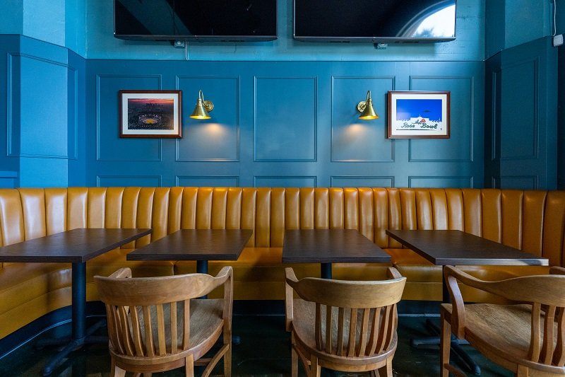 The Greyhound Bar & Grill, Bar in Los Angeles