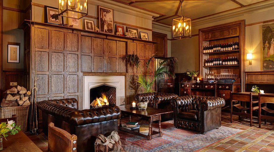 The Fisherman's Pub & Ranji Room bar in Recess