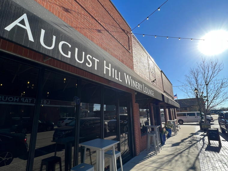 August Hill Winery Tasting Room, North Utica, United States