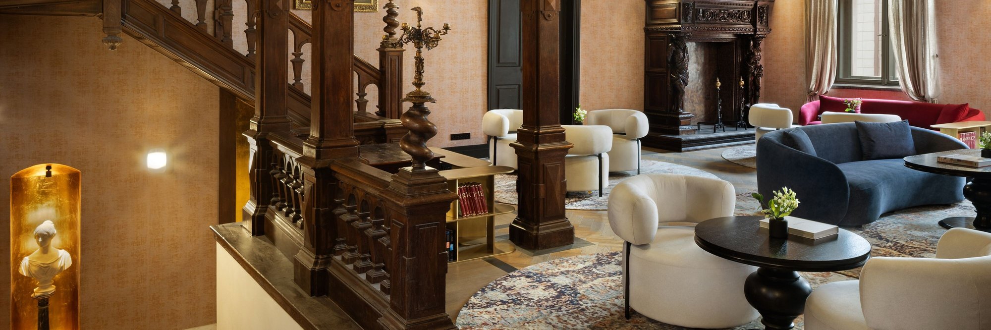 Curiosities Lounge Bar