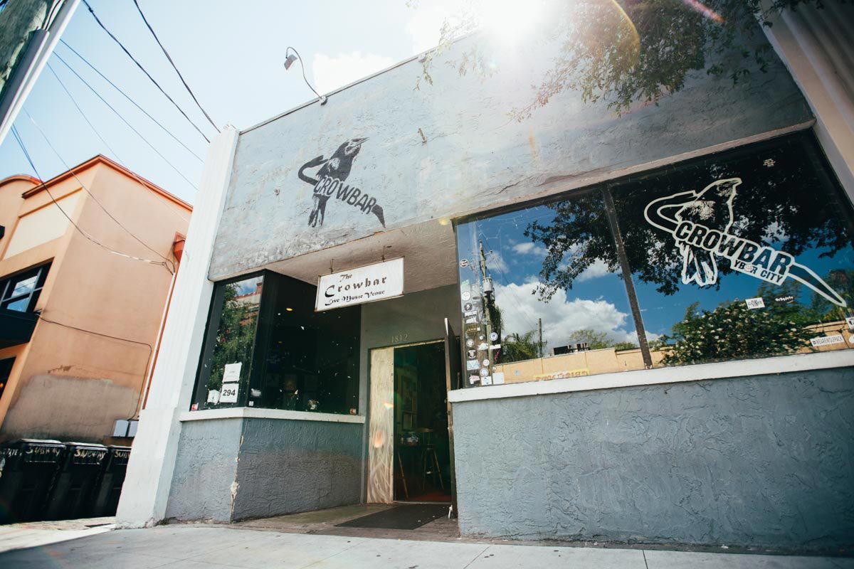 Crowbar bar in Tampa