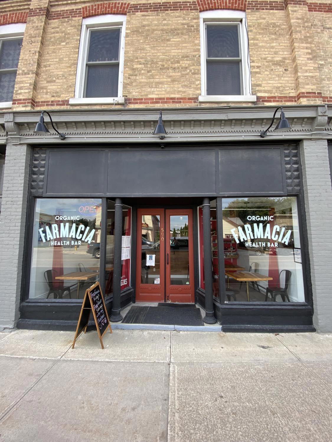 FARMACIA HEALTH BAR bar in Toronto, Canada