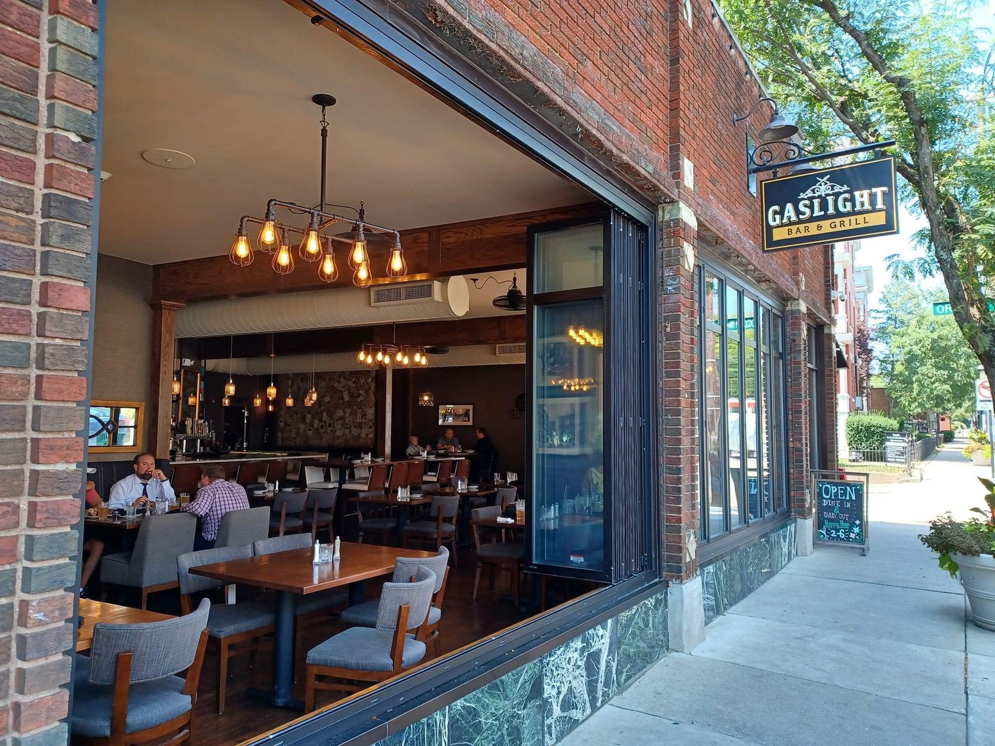 Gaslight Bar and Grill, Bar in Cincinnati