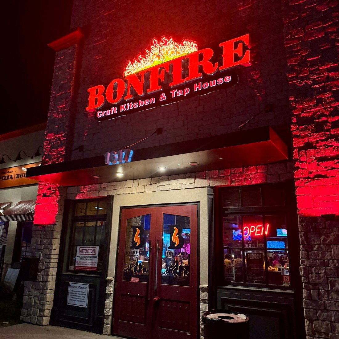 Bonfire Craft Kitchen and Tap House, Bar in Tempe