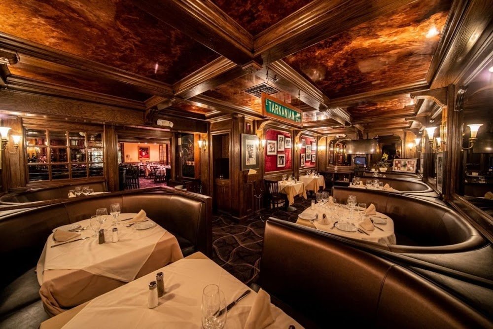 Piero's Italian Cuisine, Bar in Winchester