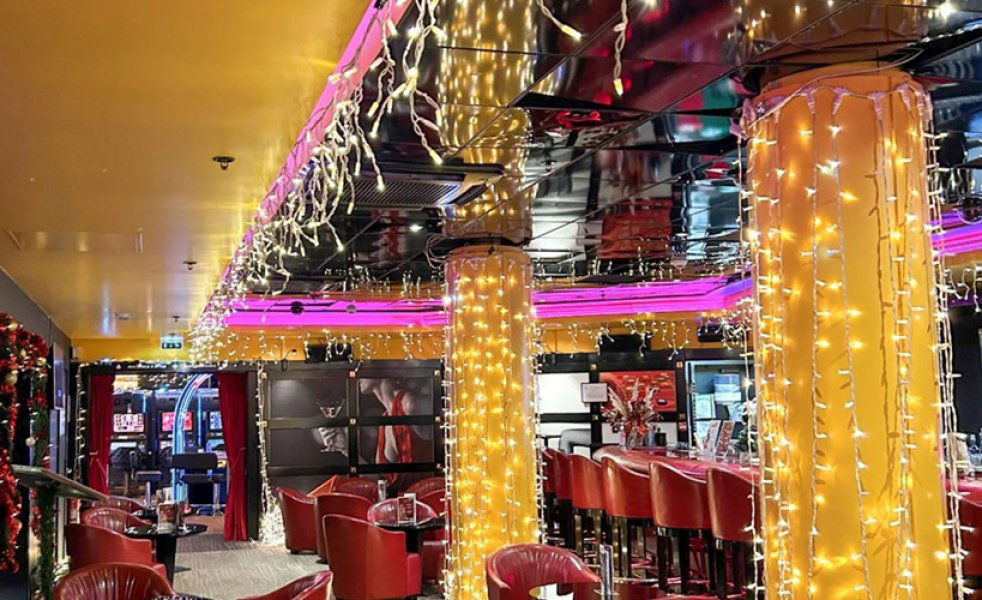 S Bar, Bar in French Riviera