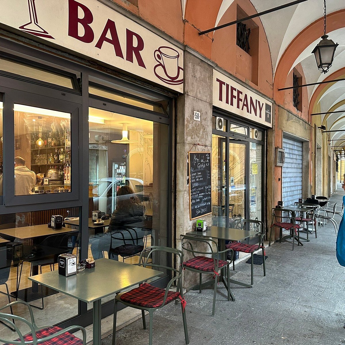 Bar Tiffany