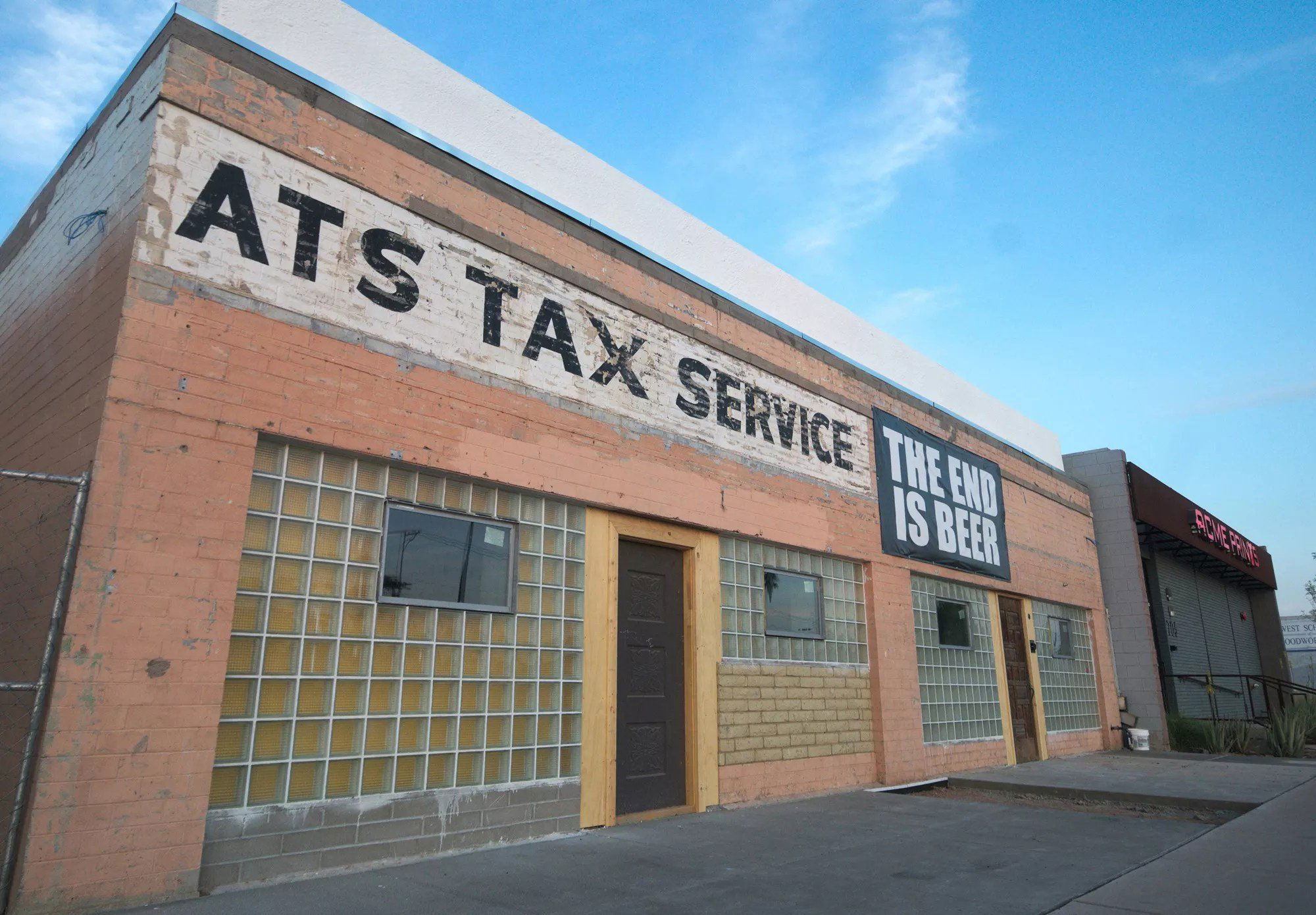Gracie's Tax Bar, Bar in Phoenix