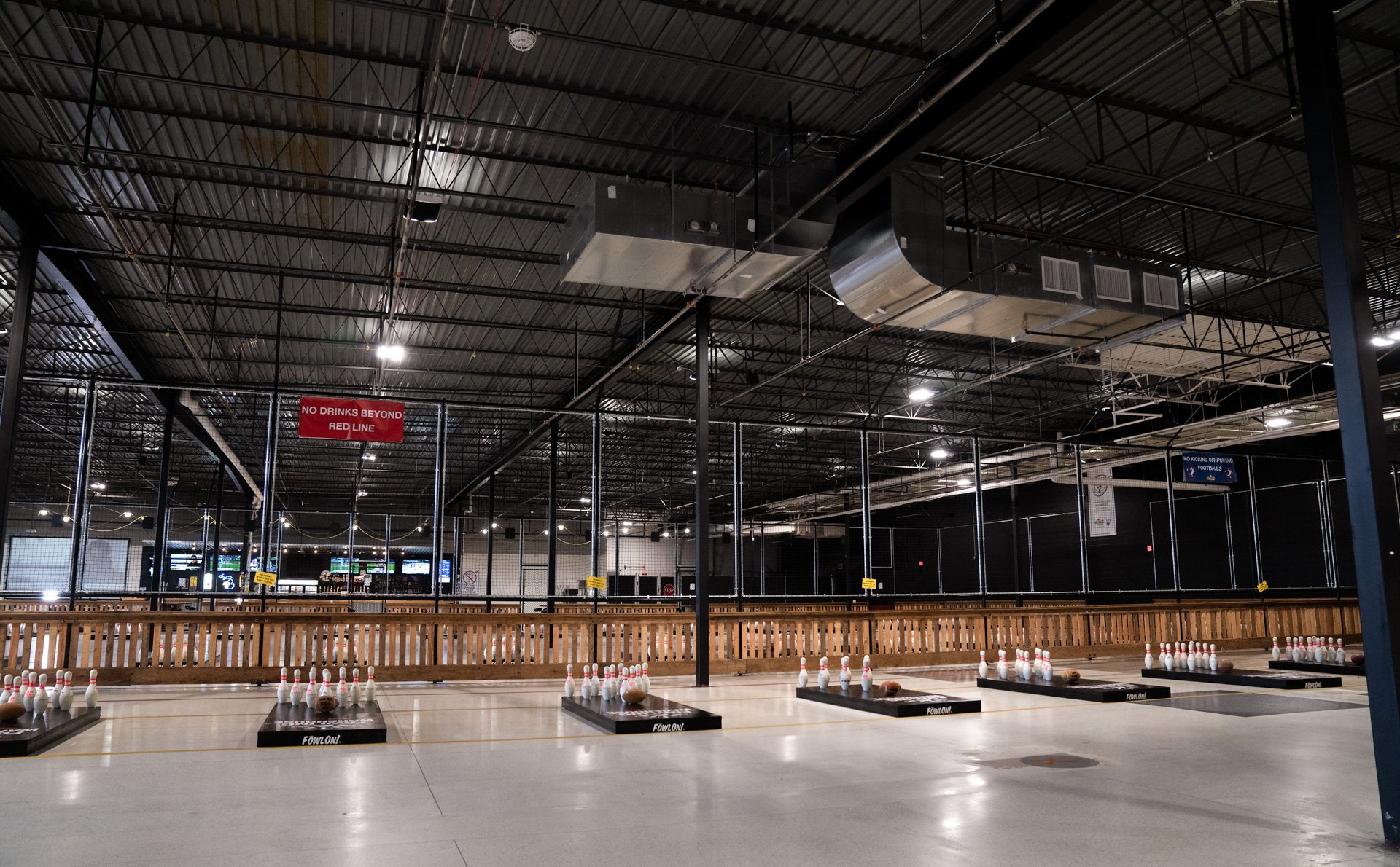 Fо̄wling Warehouse Detroit