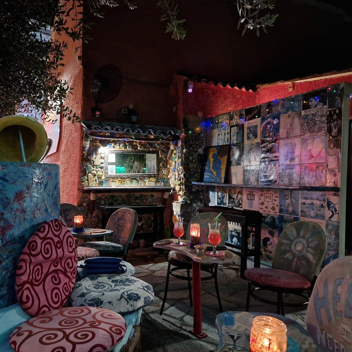 The Robin's Nest Bar