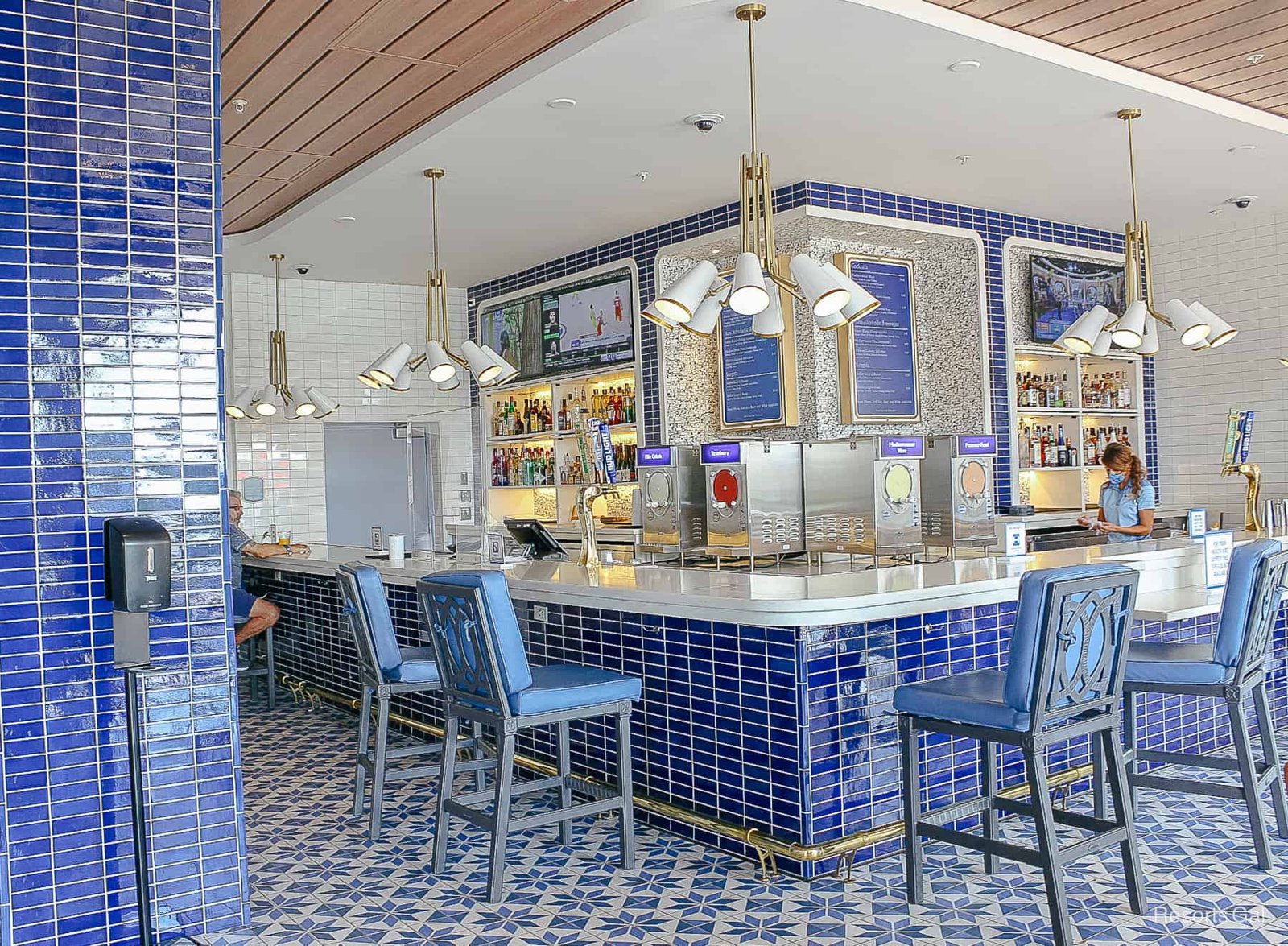 Riva's Pool Bar