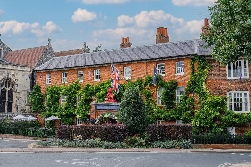The Oasis at The Relais Henley bar in Henley-on-Thames