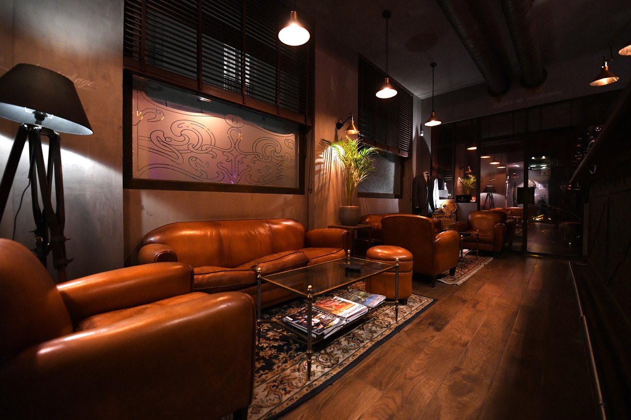 Gentlemen 1919 bar in Paris, France