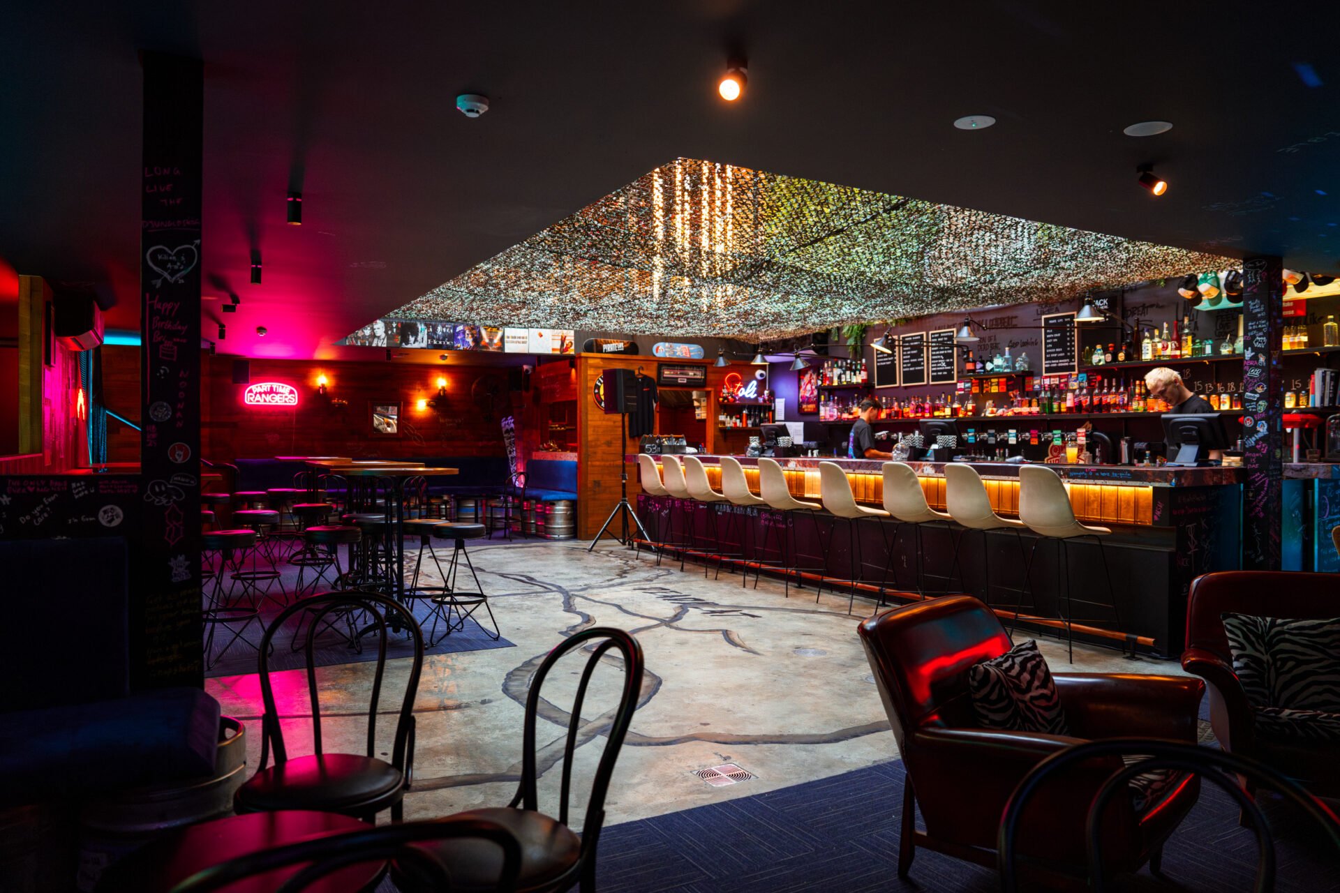 Deadbeat, Bar in Perth