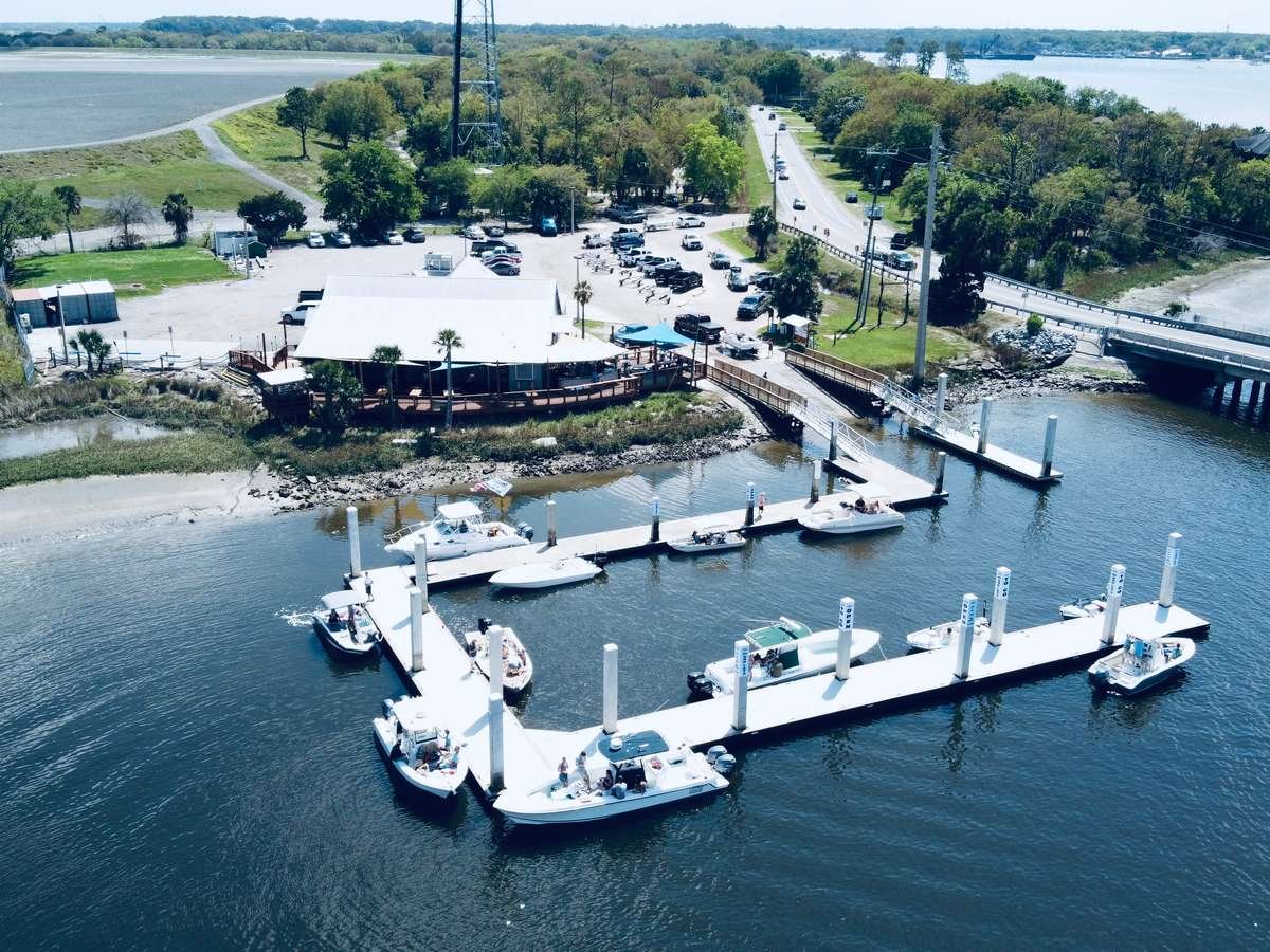 Palms Fish Camp Restaurant, Bar in Jacksonville