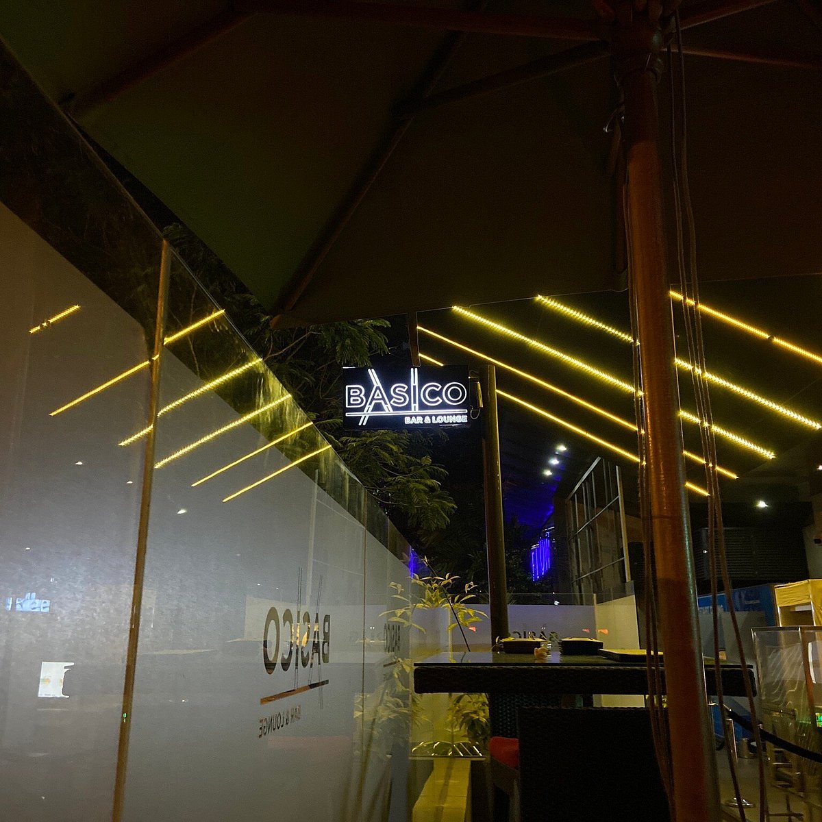 Basico Bar Lounge