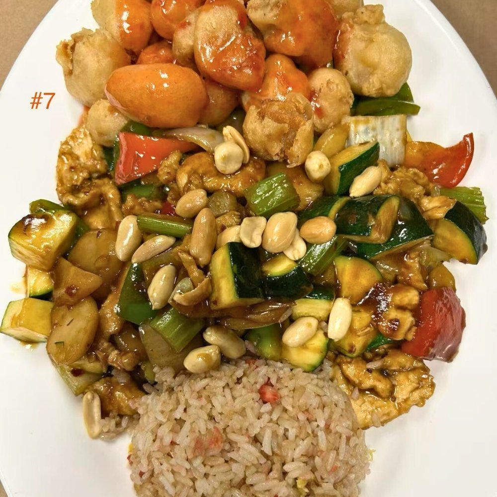 Chen’s Family Dish Six Wok & Bar