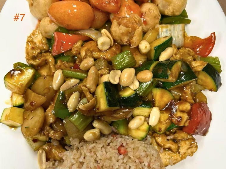 Chen’s Family Dish Six Wok & Bar, Salem, United States