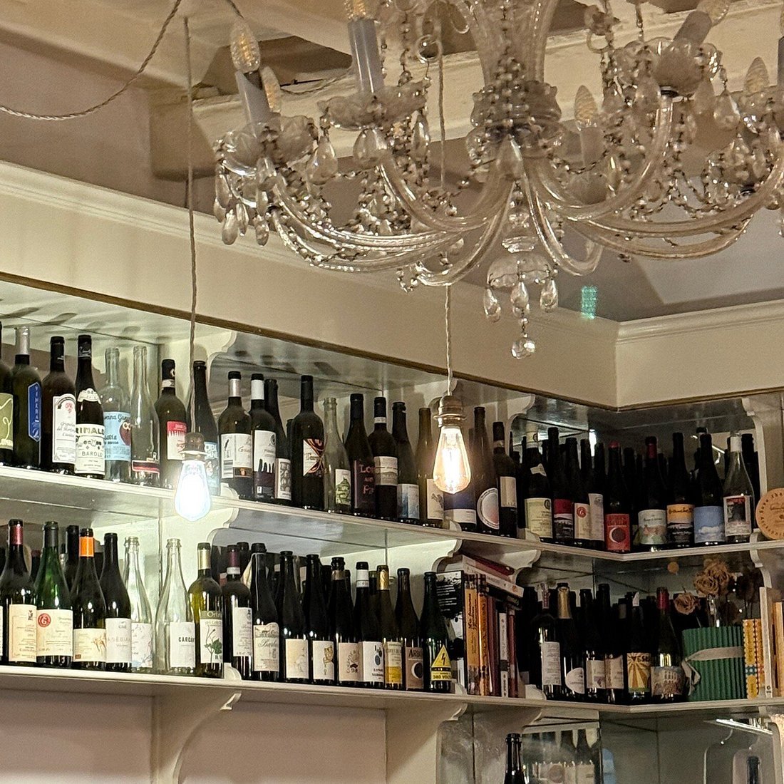 Enoteca Spontanea bar in Florence, Italy
